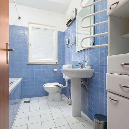 Mladen A2+1 With Private Parking Place Apartman *